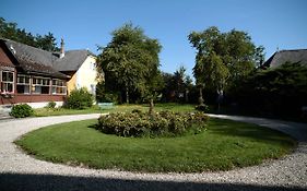 Schloss Pesenbach Chalet Im Freizeitland Feldkirchen An Der Donau